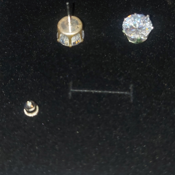 Stud Earrings - Picture 9 of 9